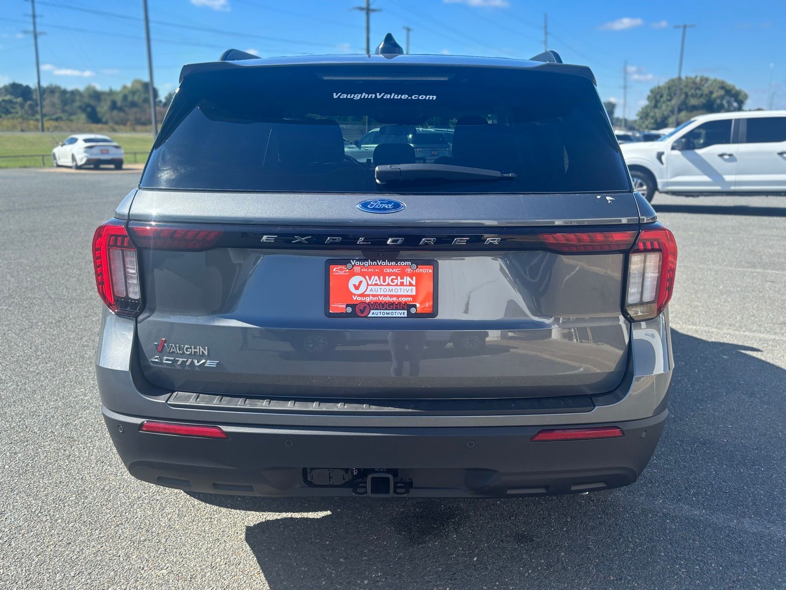 2026 Ford Explorer photo 3