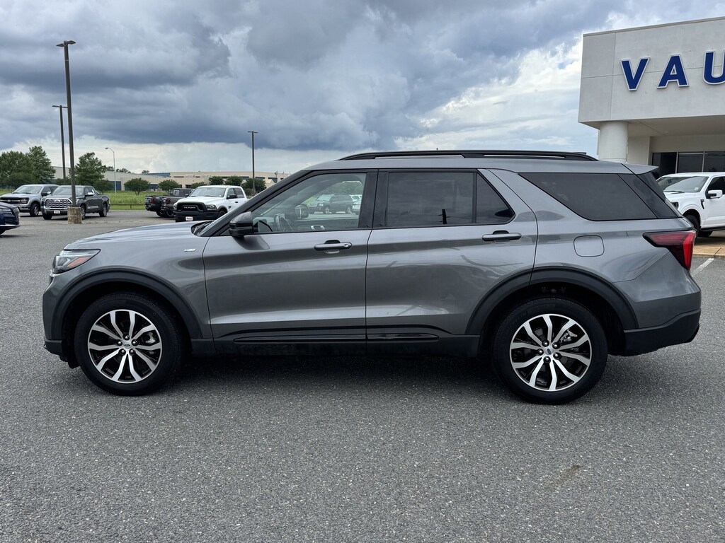 Used 2025 Ford Explorer ST-Line SUV