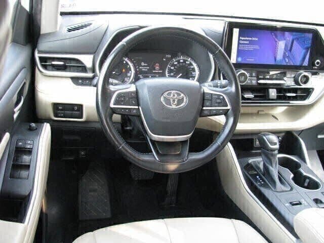 2023 Toyota Highlander XLE - Photo 15