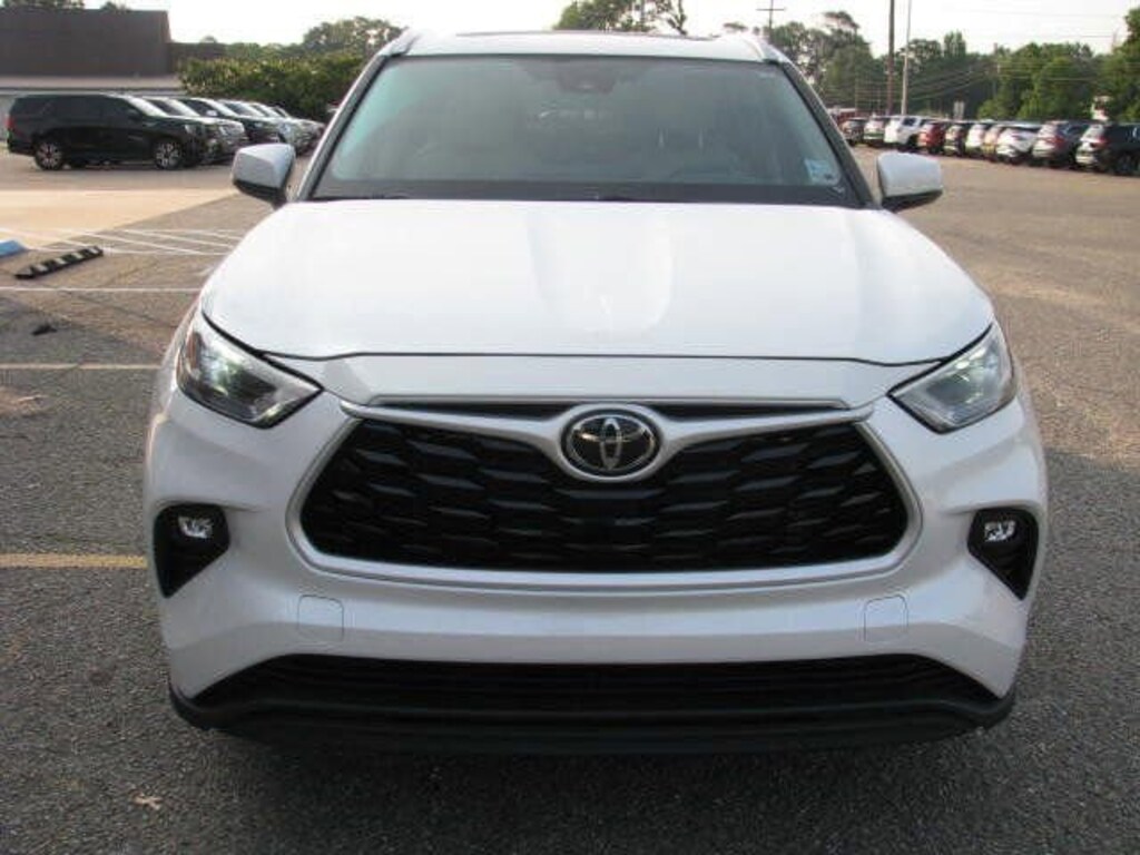 Used 2023 Toyota Highlander XLE SUV