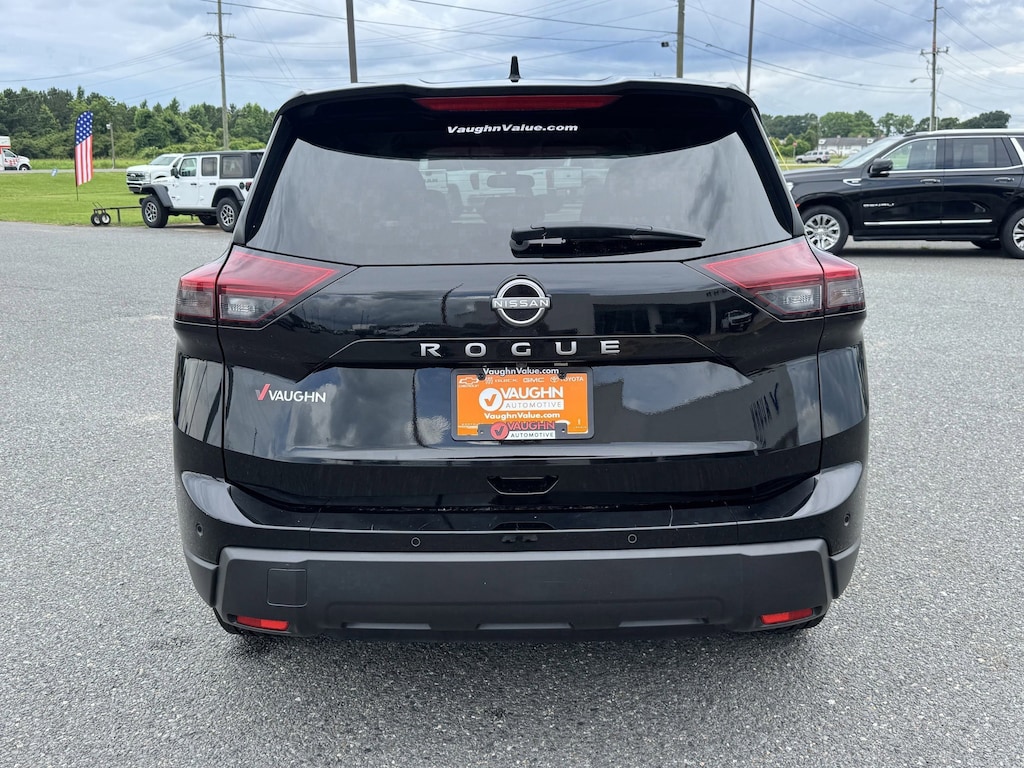 Used 2025 Nissan Rogue SV SUV