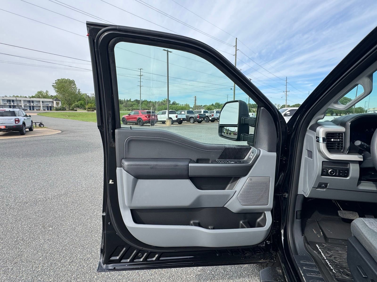 2026 Ford F-250 Super Duty XLT - Photo 9