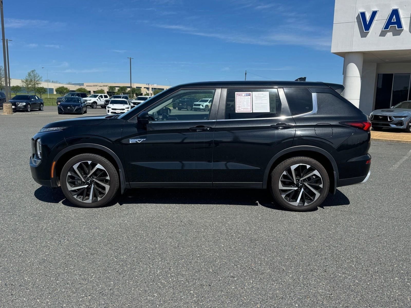 Used 2024 Mitsubishi Outlander Plug-in Hybrid SE with VIN JA4T5VA90RZ023693 for sale in Natchitoches, LA