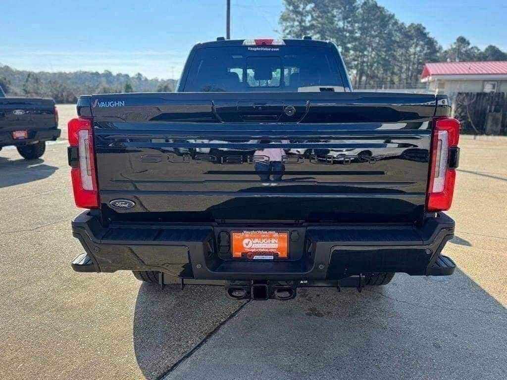 2026 Ford F-250 Super Duty Platinum - Photo 4
