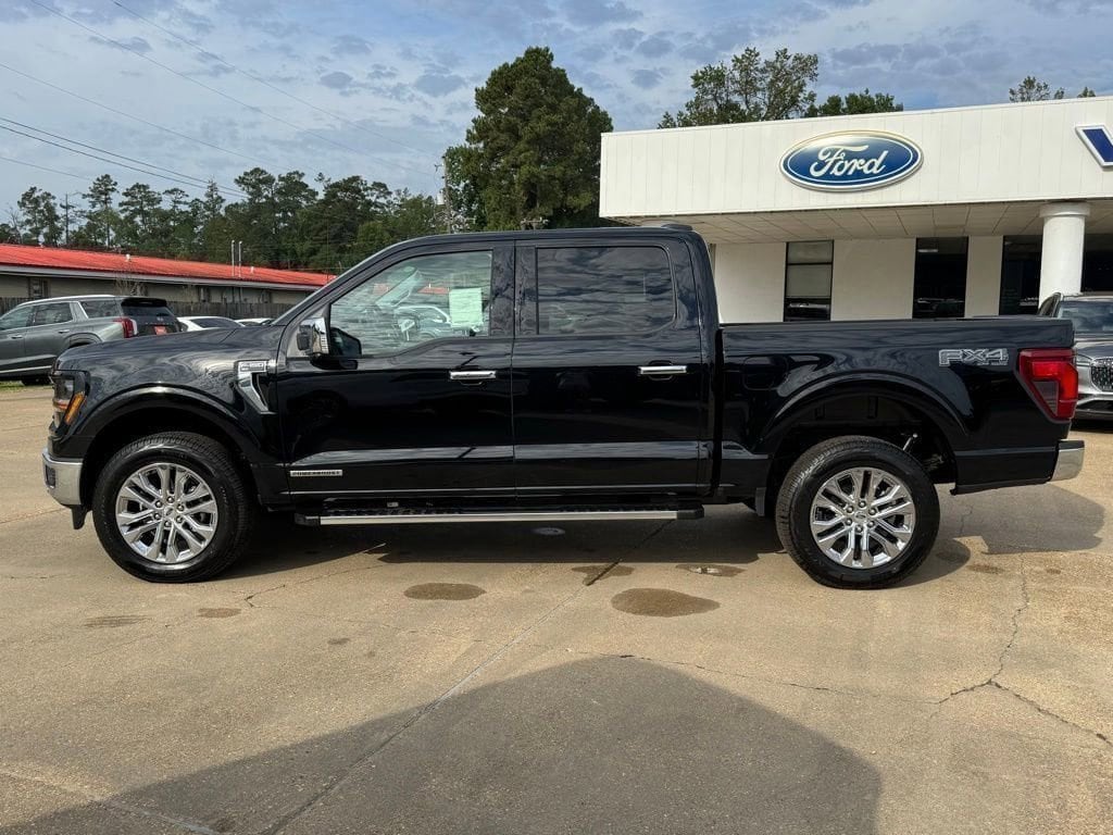 New 2025 Ford F-150 XLT Truck SuperCrew Cab
