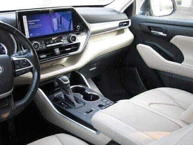 2023 Toyota Highlander XLE - Photo 16