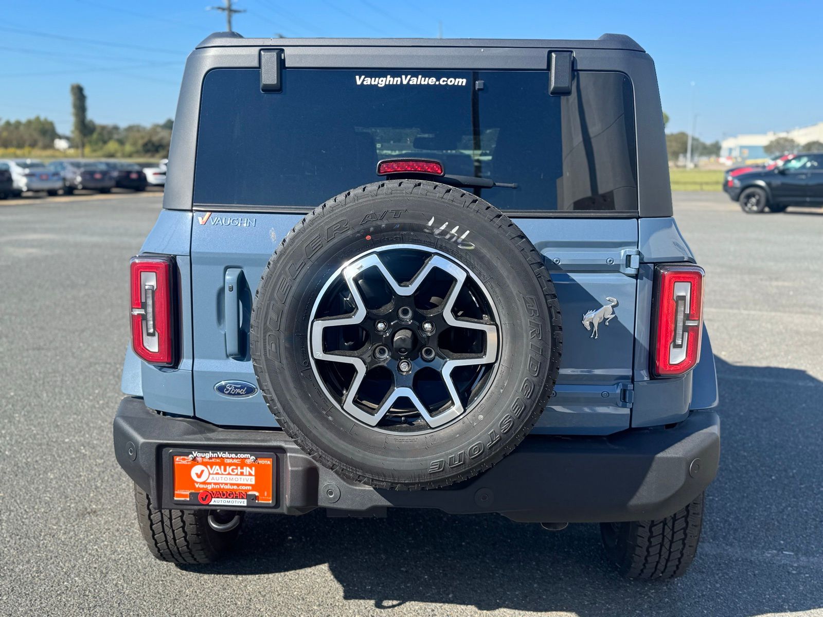 2025 Ford Bronco Outer Banks photo 3