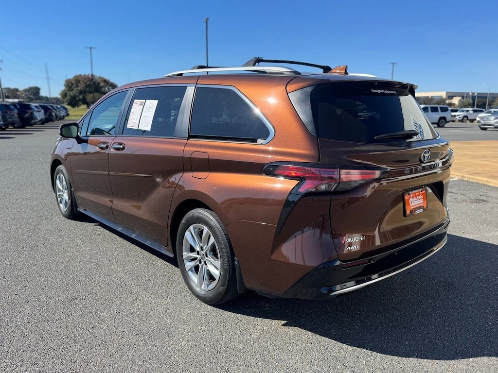 Used 2022 Toyota Sienna Limited Van