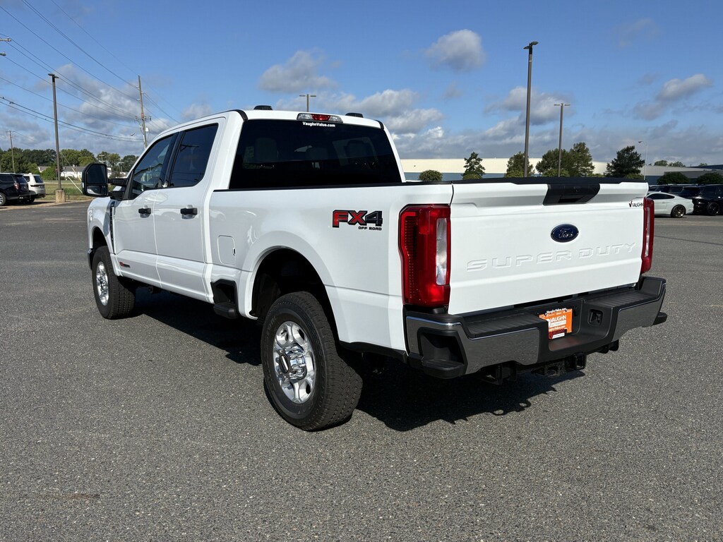 New 2026 Ford F-250 XLT Truck Crew Cab