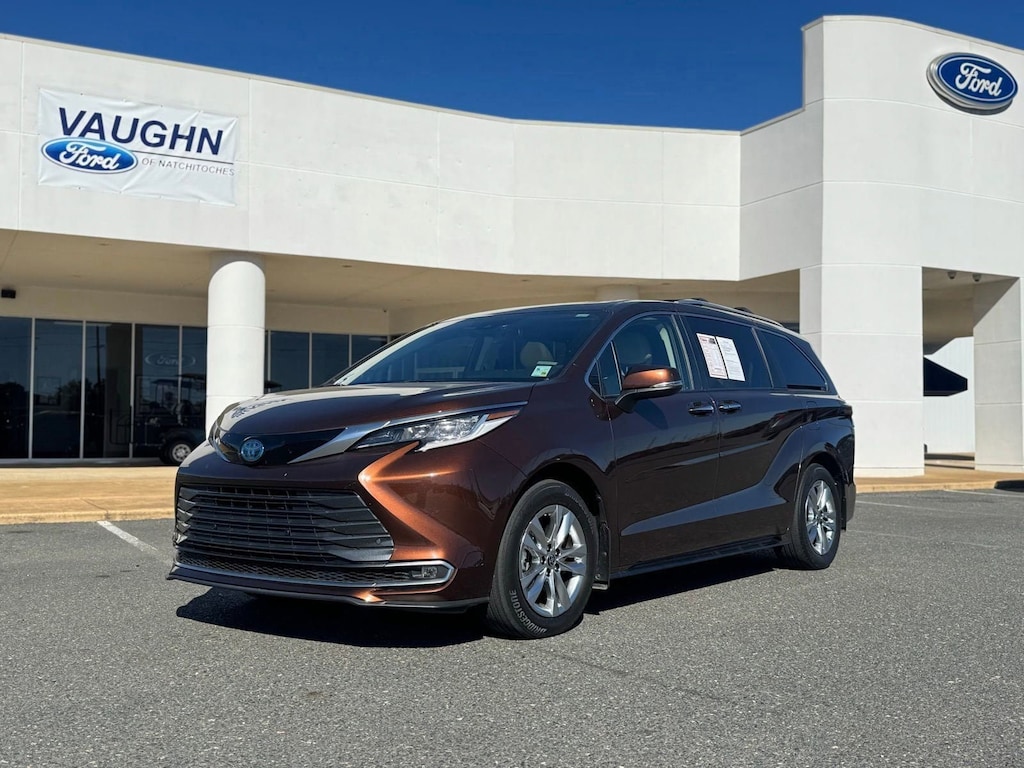 Used 2022 Toyota Sienna Limited Van
