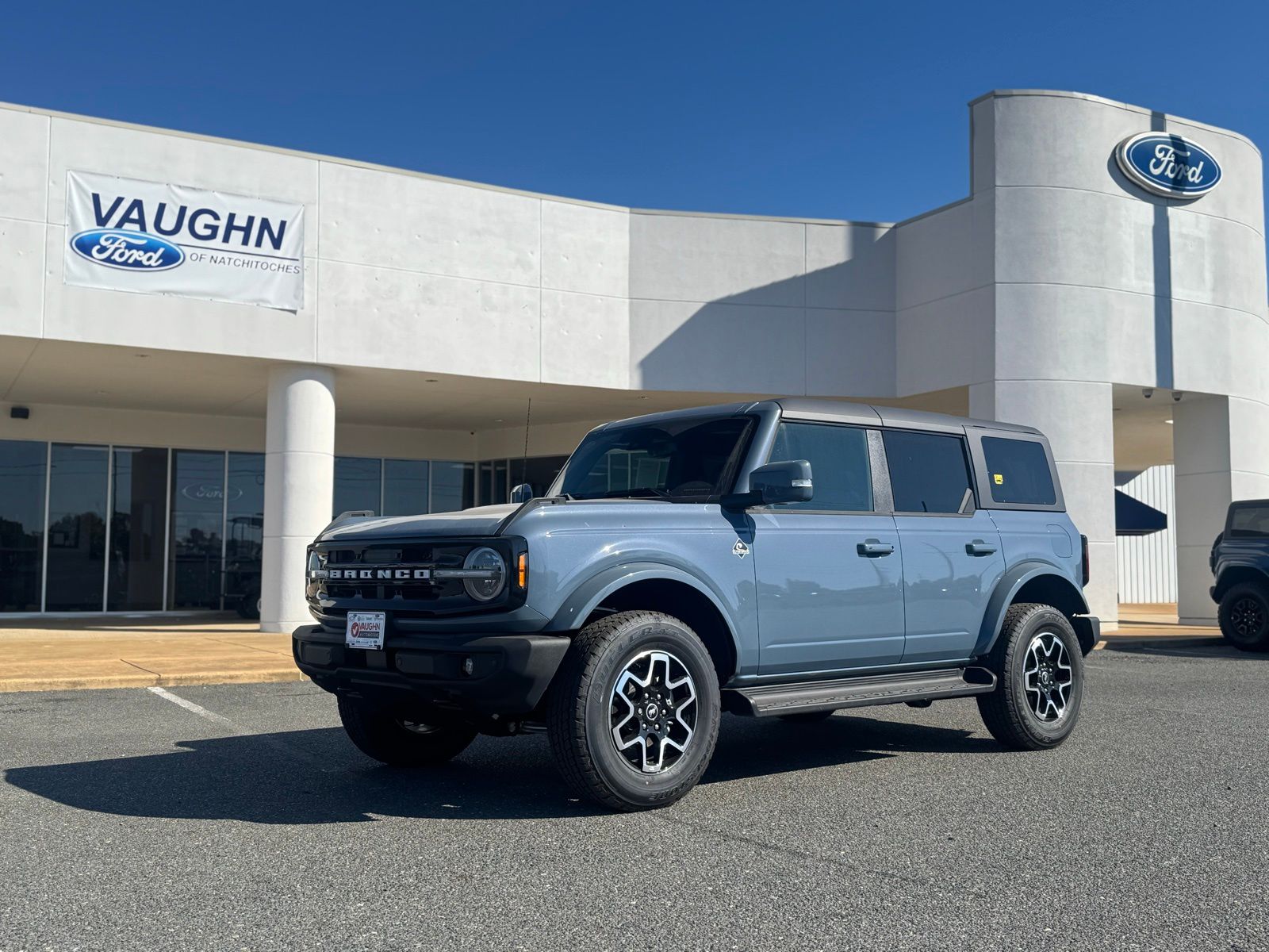 2025 Ford Bronco 4-Door Outer Banks's photo