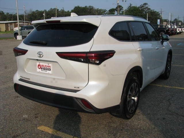 2023 Toyota Highlander XLE - Photo 7