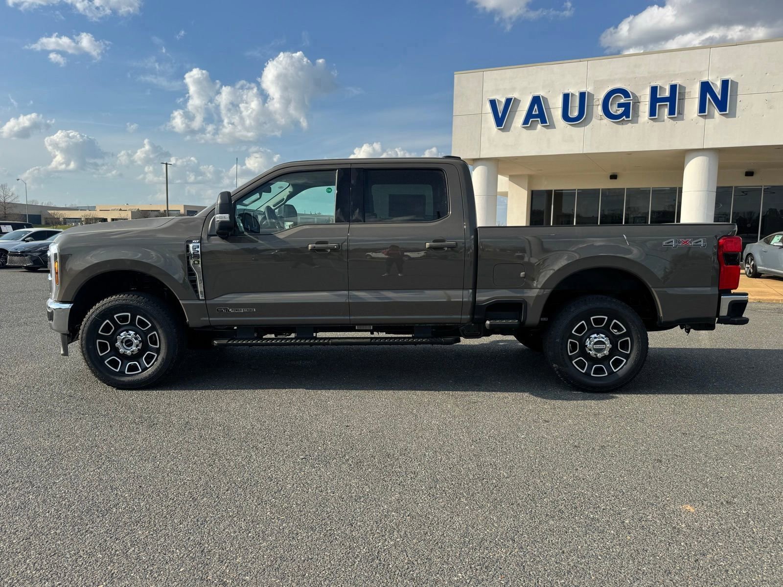 2026 Ford F-250 Super Duty XLT - Photo 2