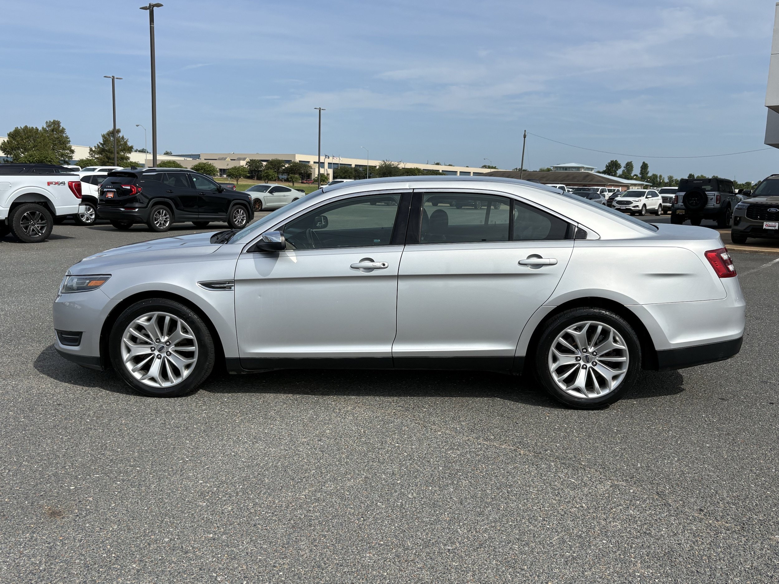 Used 2017 Ford Taurus Limited with VIN 1FAHP2F83HG120083 for sale in Natchitoches, LA