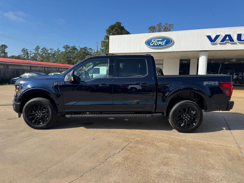 2025 Ford F-150 XLT photo 2