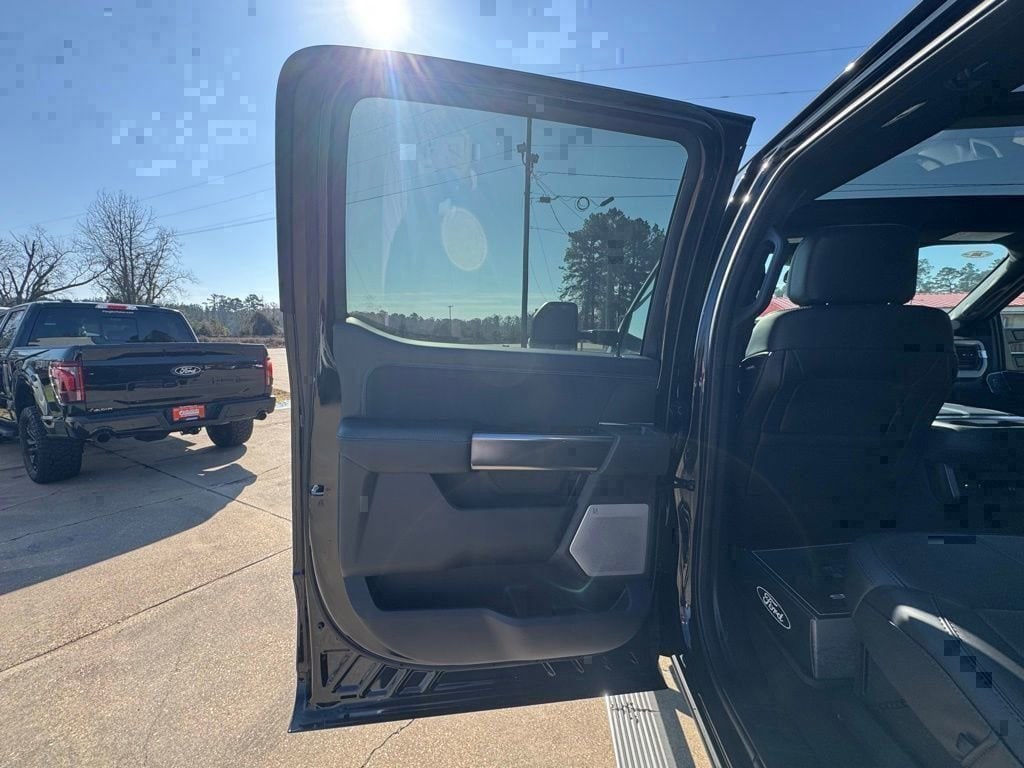 2026 Ford F-250 Super Duty Platinum - Photo 16