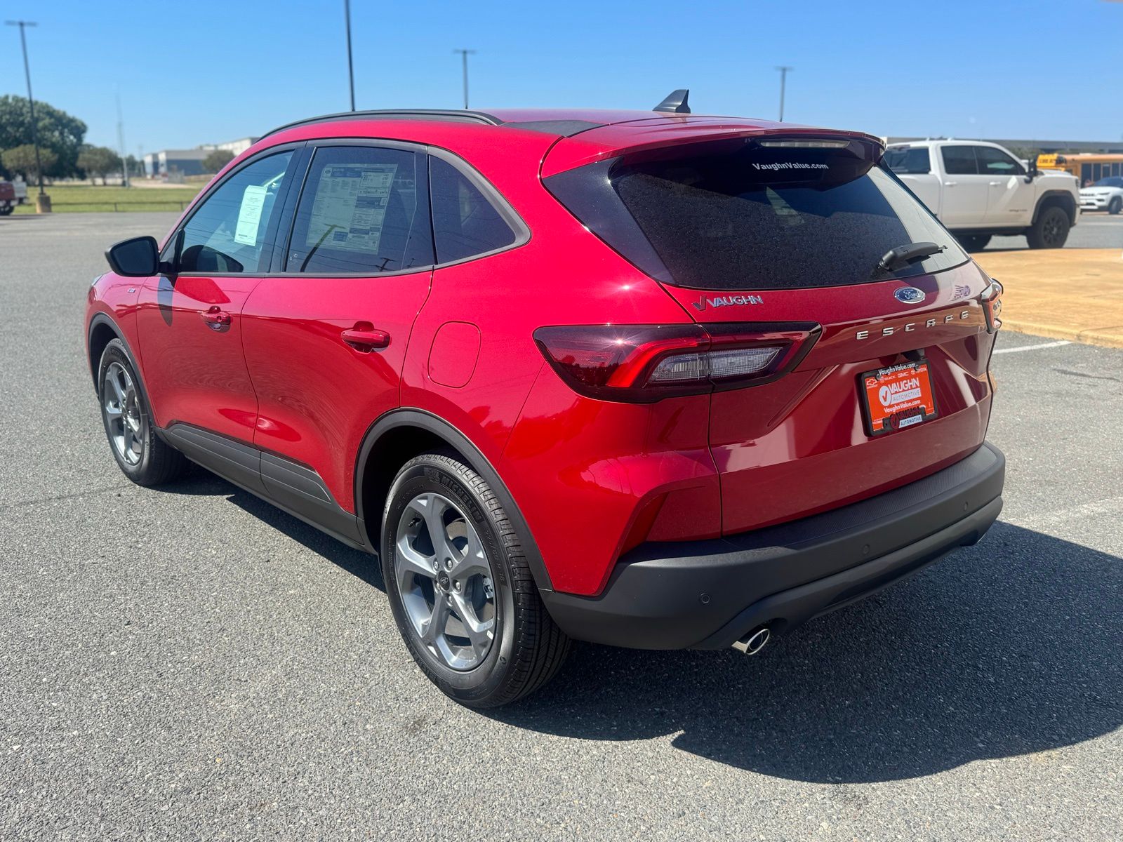 2025 Ford Escape ST-Line photo 2