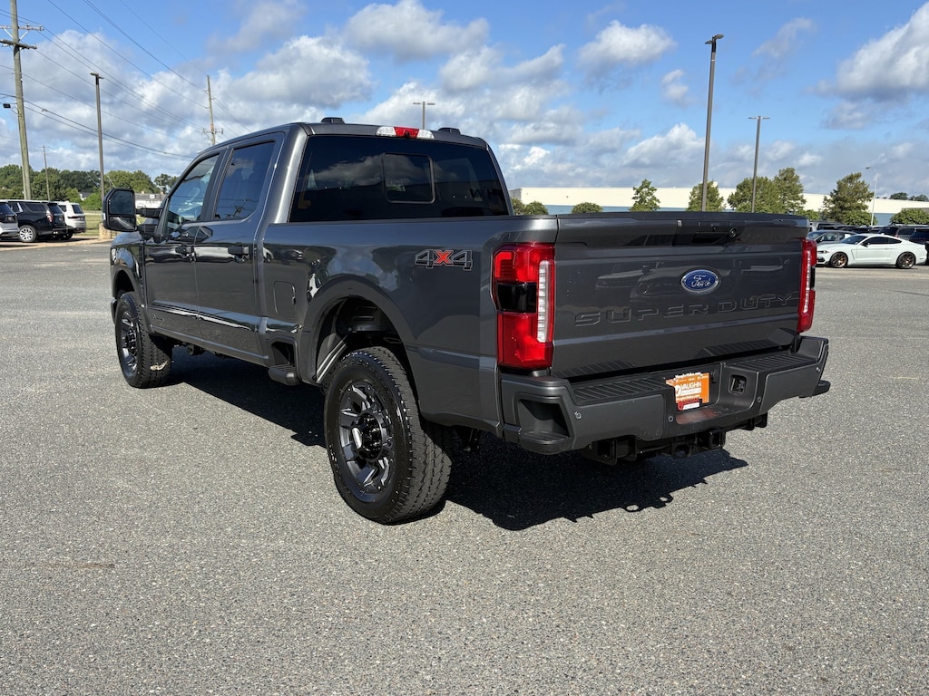 New 2026 Ford F-250 XL Truck Crew Cab