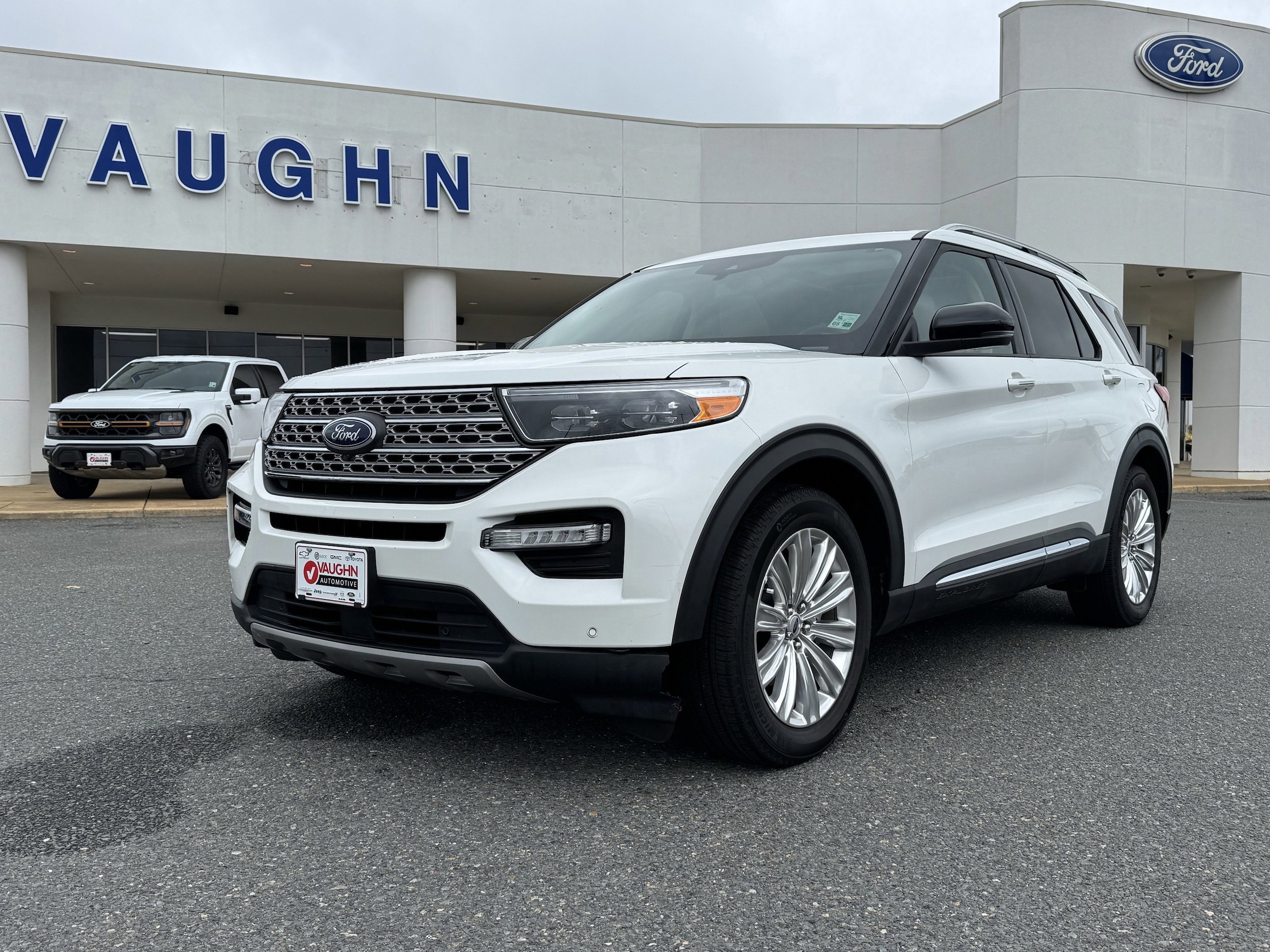 2024 Ford Explorer Limited RWD's photo