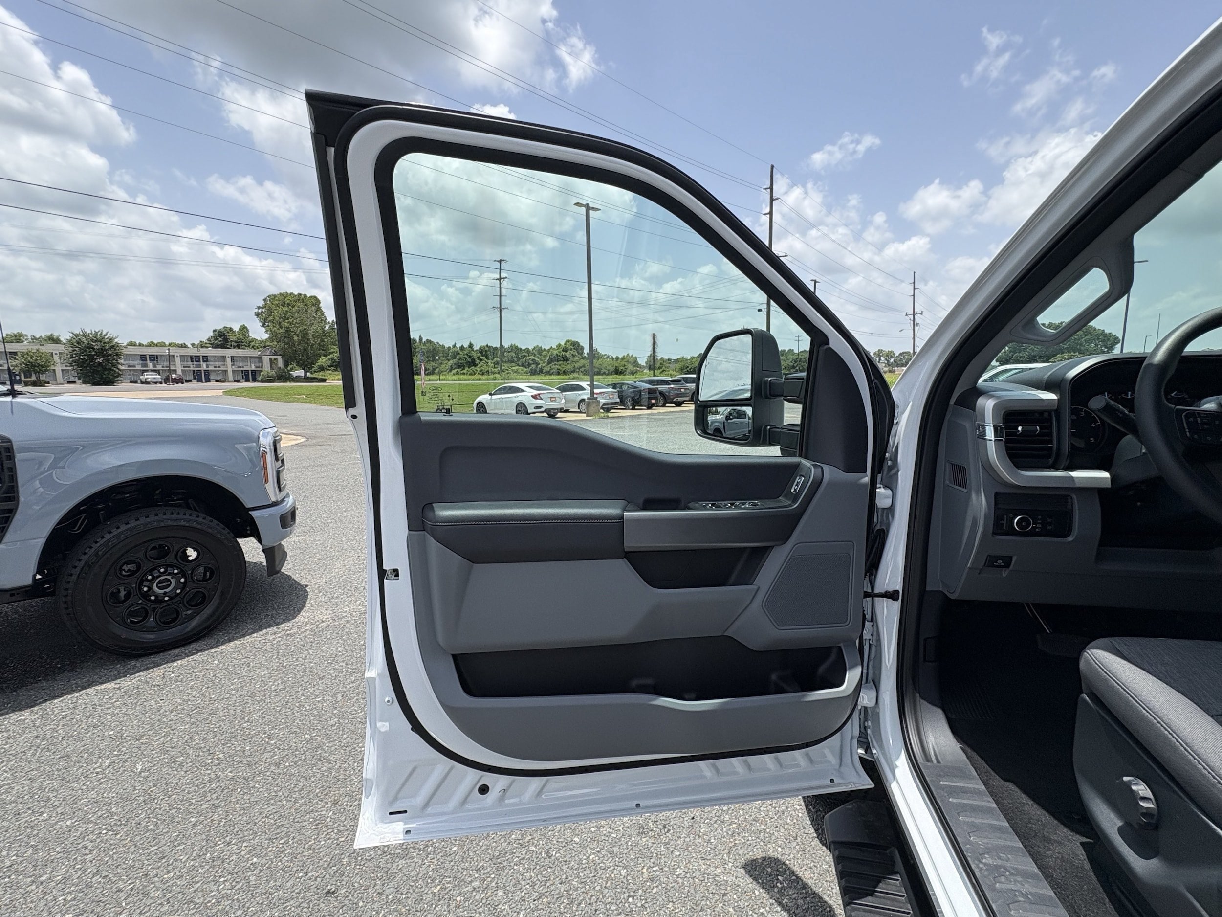2026 Ford F-250 Super Duty XL - Photo 9