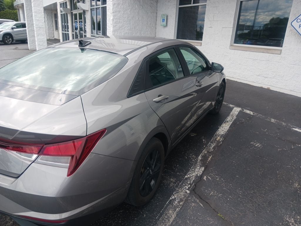 Used 2022 Hyundai Elantra SEL Sedan