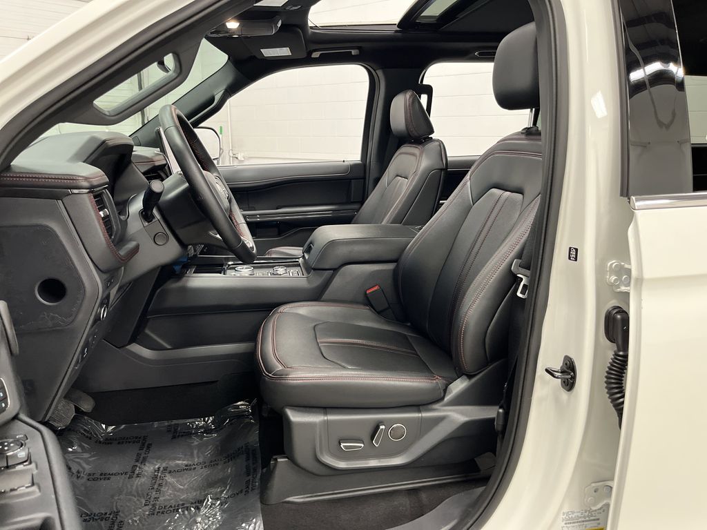 2024 Ford Expedition MAX Limited photo 3