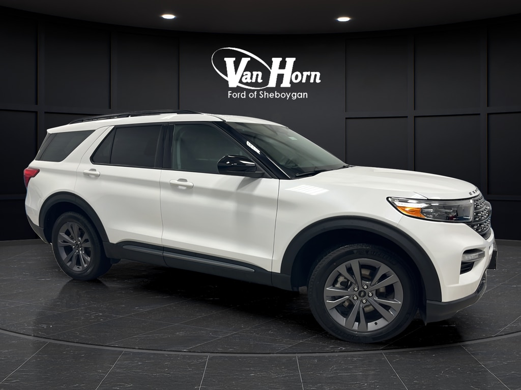 2024 Ford Explorer XLT 4WD's photo