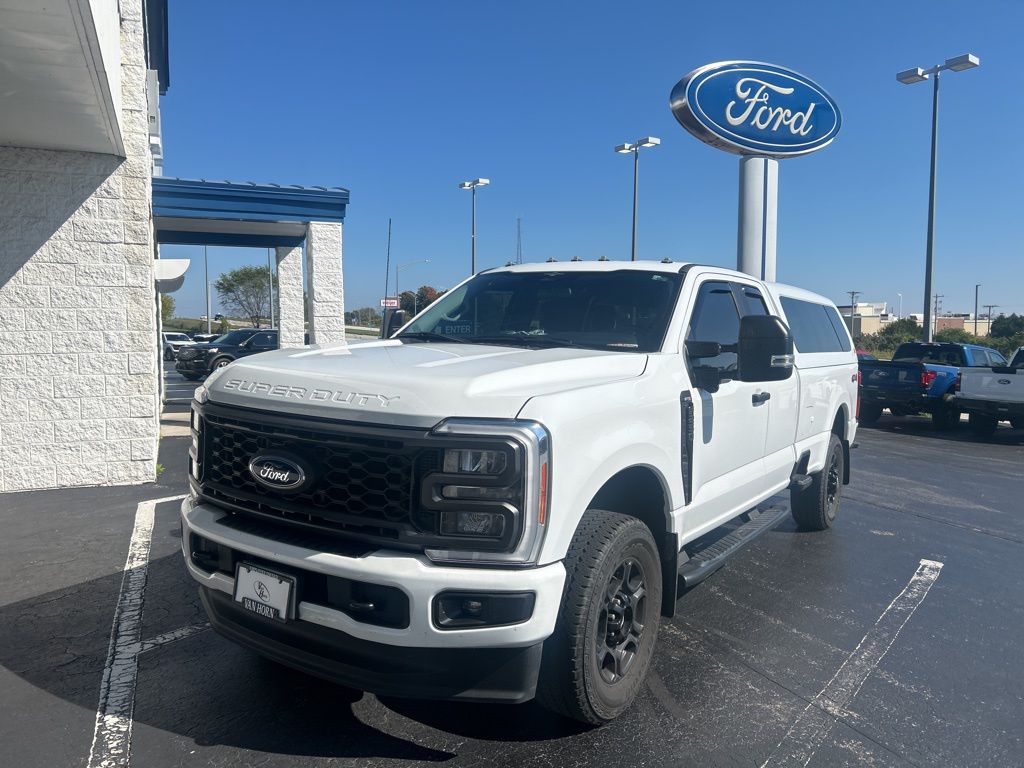 2023 Ford F-250 photo 2