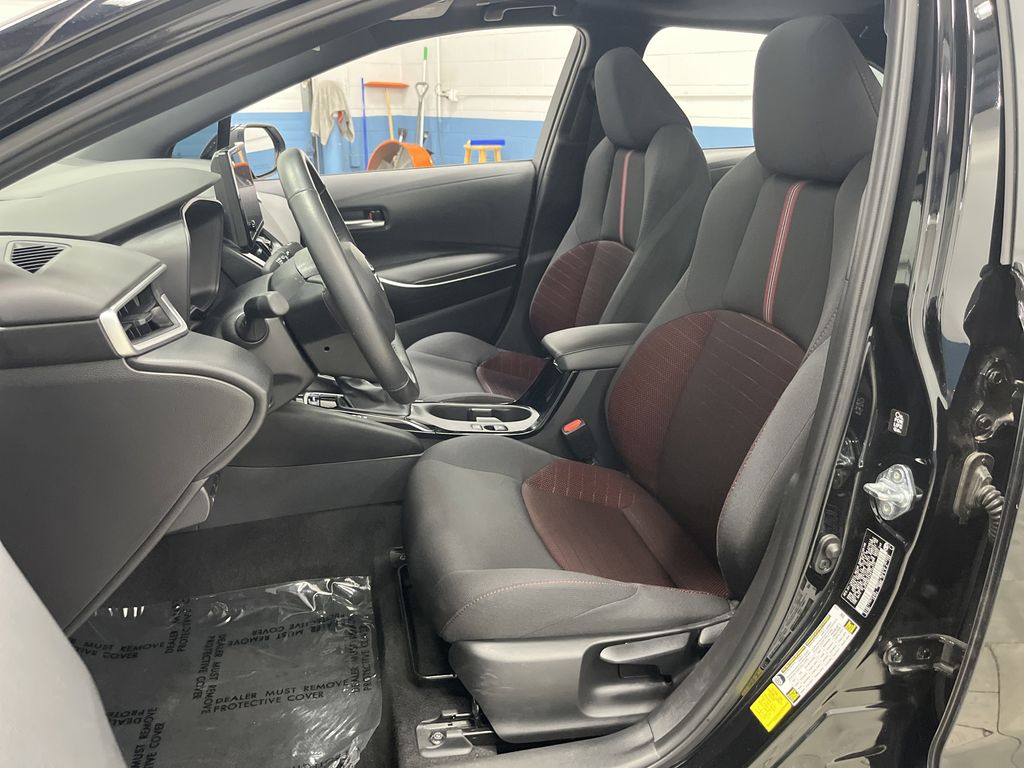 2023 Toyota Corolla SE photo 4