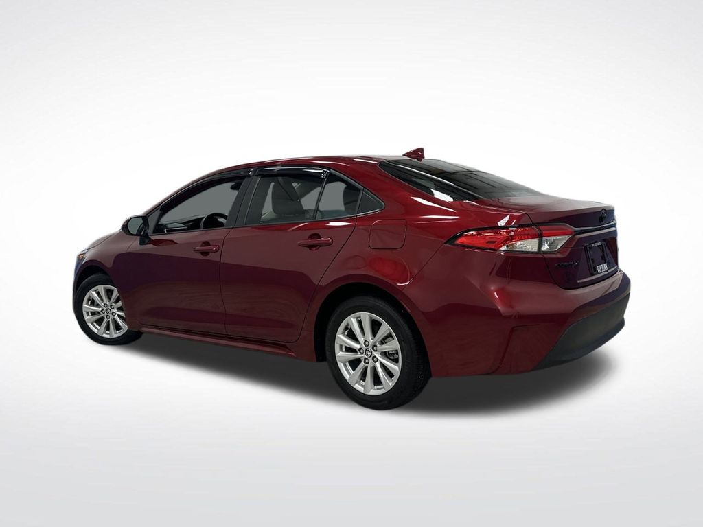2023 Toyota Corolla LE photo 3