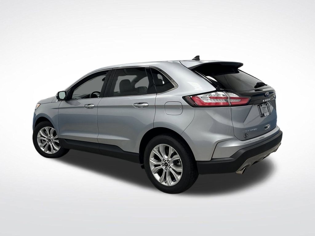 2024 Ford Edge Titanium photo 3