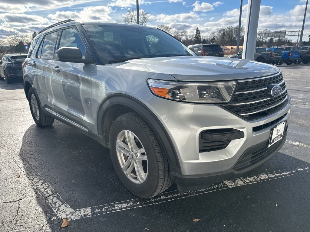 2020 Ford Explorer XLT photo 2
