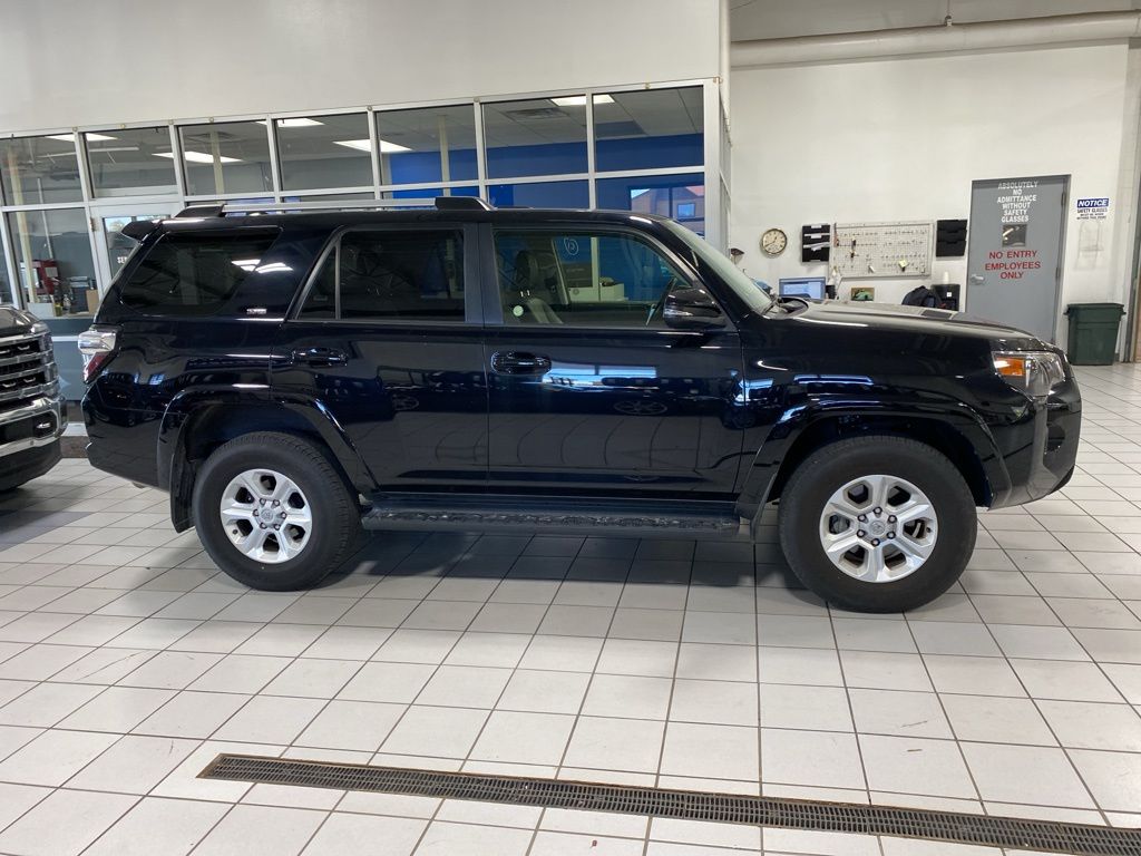 2024 Toyota 4Runner SR5 Premium photo 3
