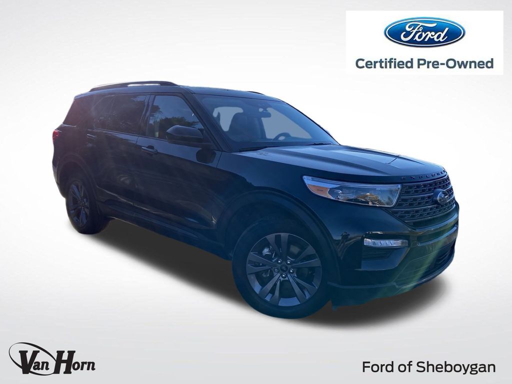 2023 Ford Explorer XLT's photo