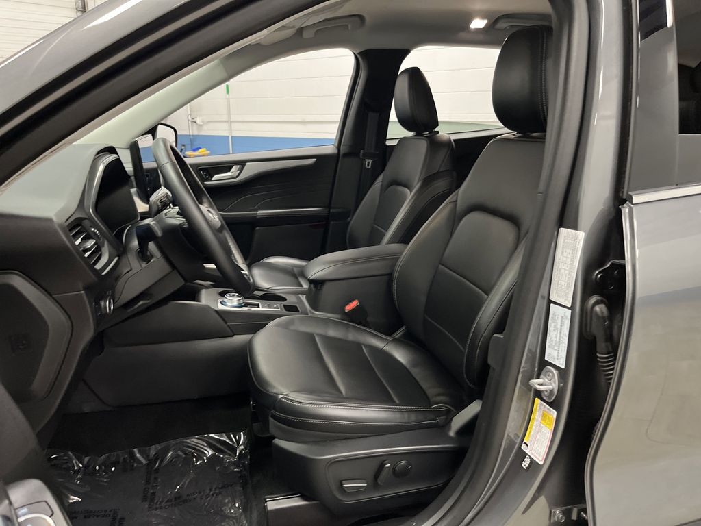 2025 Ford Escape Platinum photo 4