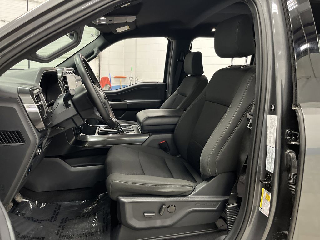 2023 Ford F-150 XLT photo 4