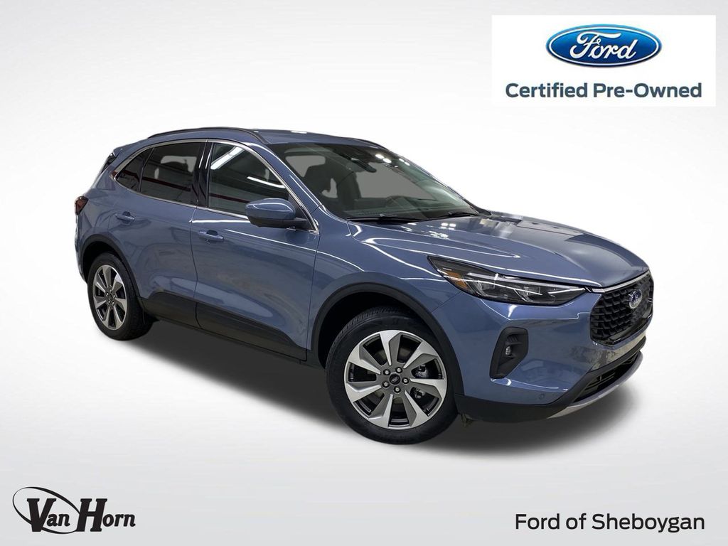 2025 Ford Escape Platinum's photo