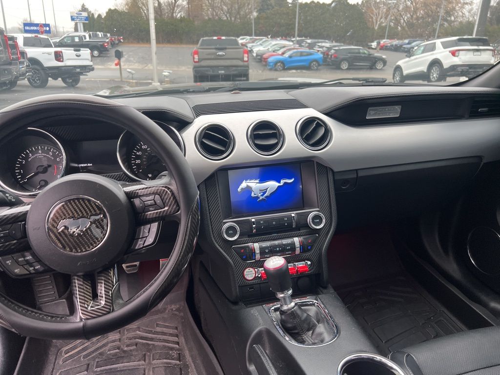 2016 Ford Mustang GT Premium photo 3