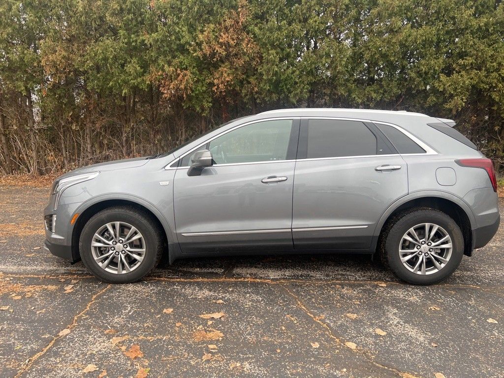 2021 Cadillac XT5 Premium Luxury photo 2