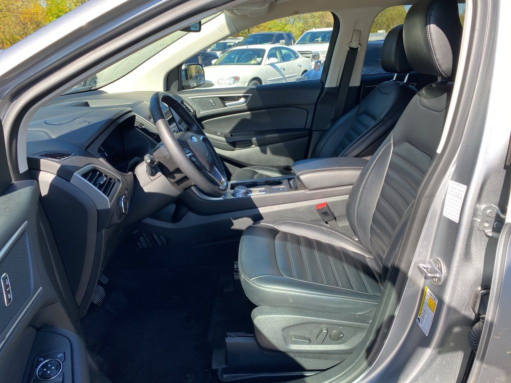 2024 Ford Edge SEL photo 3
