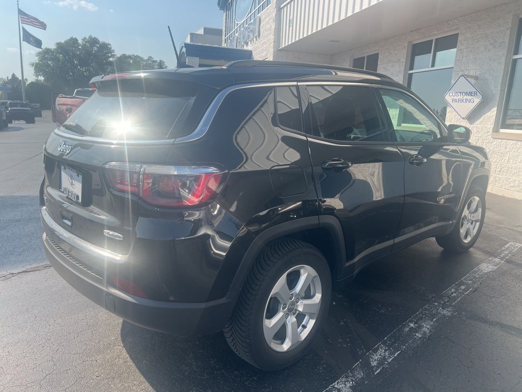 2020 Jeep Compass Latitude photo 3