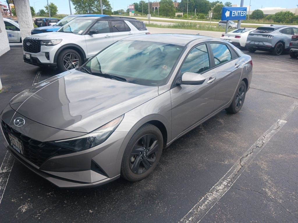 Used 2022 Hyundai Elantra SEL Sedan