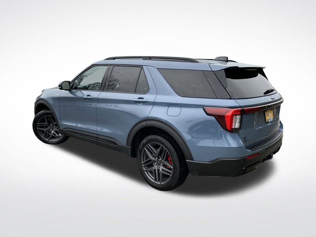 2025 Ford Explorer ST-Line photo 3