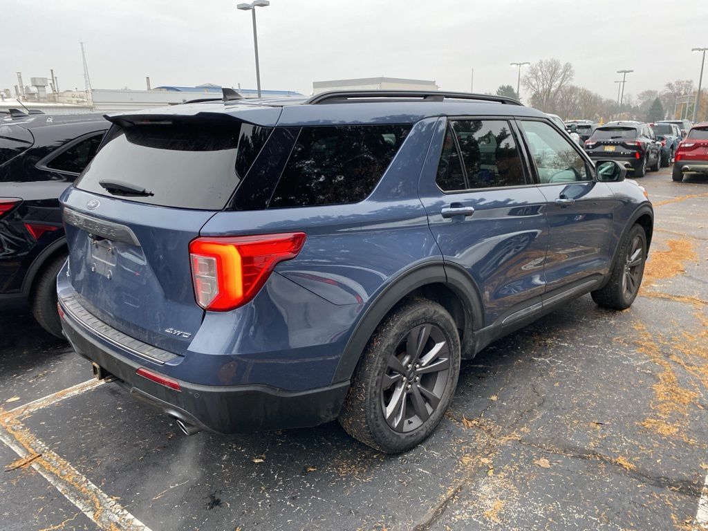 2021 Ford Explorer XLT photo 2