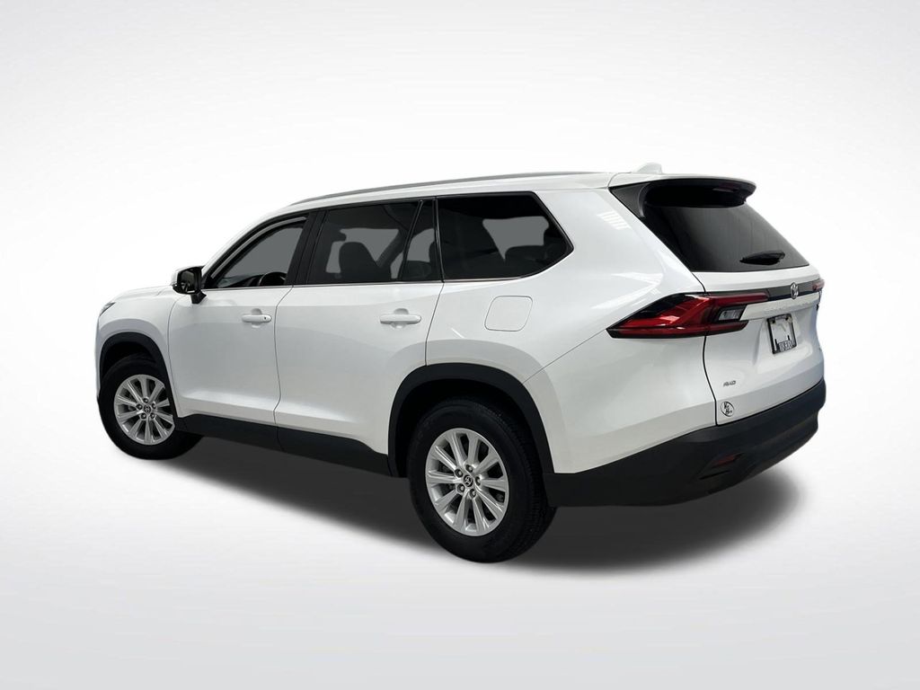 2024 Toyota Grand Highlander XLE photo 2
