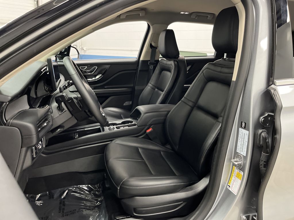 2024 Lincoln Corsair Premiere photo 4