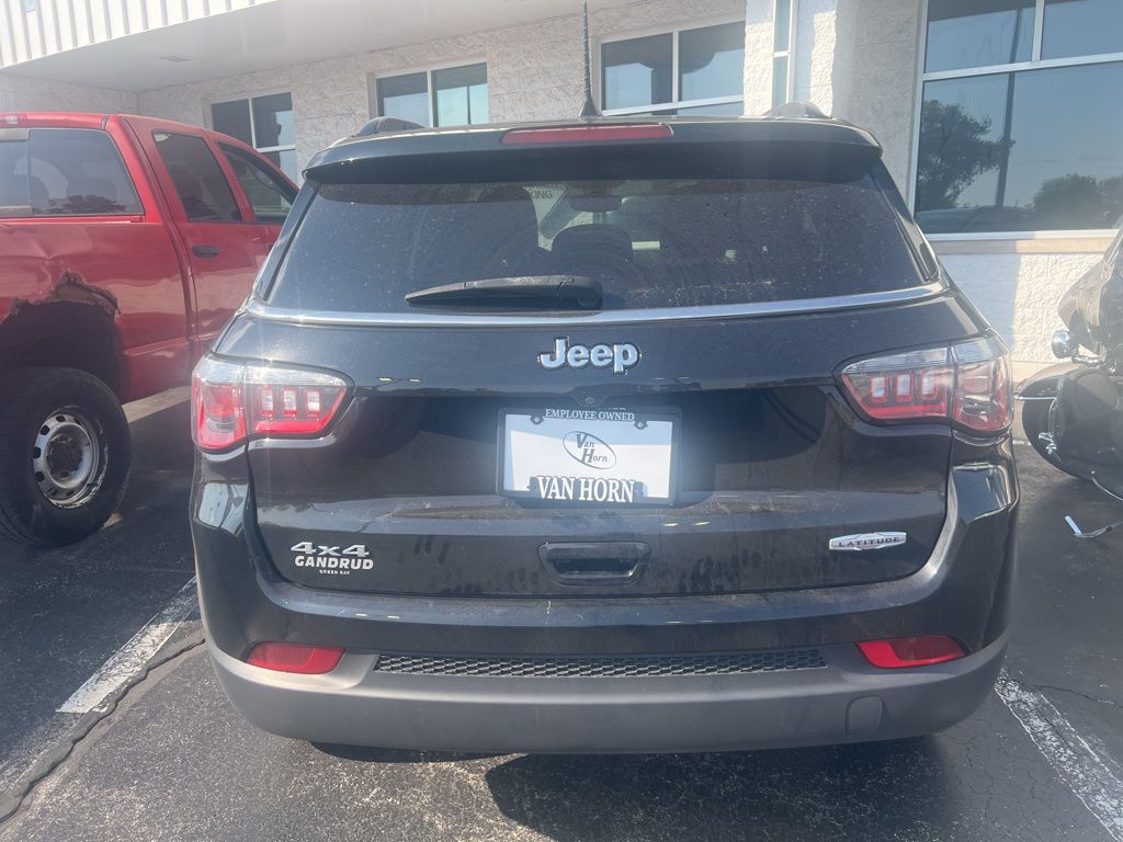 2020 Jeep Compass Latitude photo 2