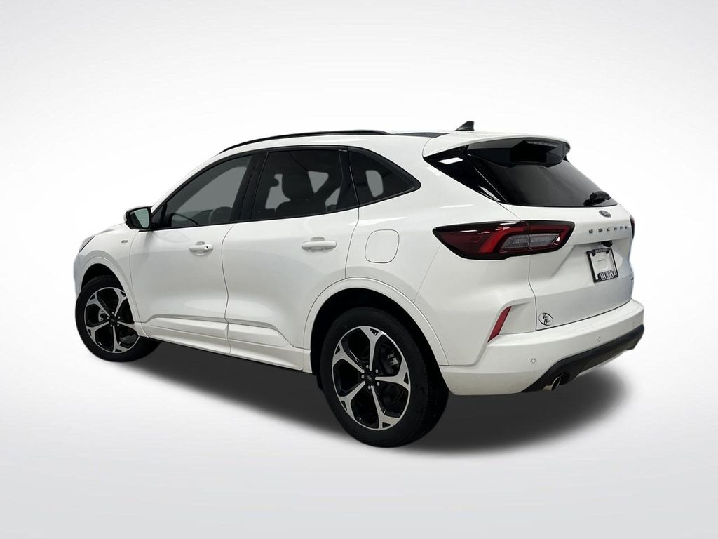2023 Ford Escape Hybrid ST-Line Elite photo 3