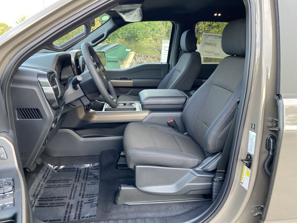 2025 Ford F-150 STX photo 4