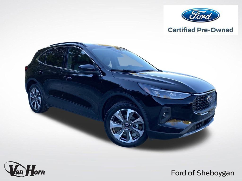 2025 Ford Escape Platinum's photo